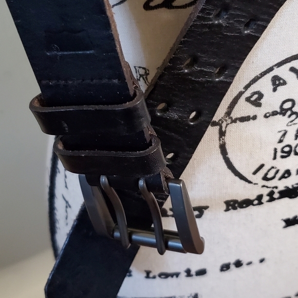 Levi's Genuine Leather Men's Black Belt Double Buckle Size 44 - Picture 2 of 5